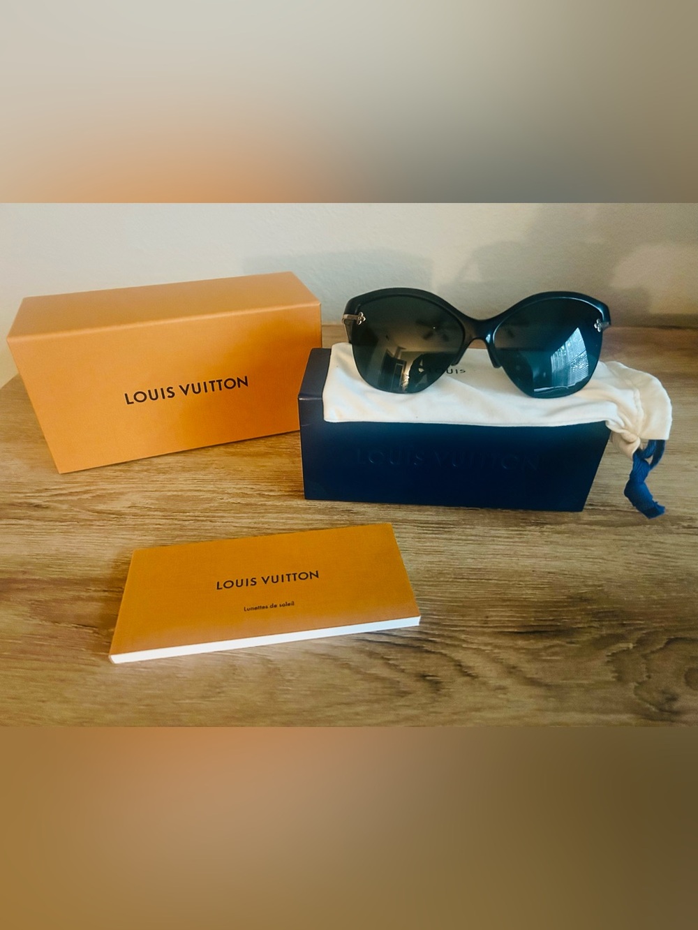 Louis Vuitton Violette Z0294W Black Glitter Cat Eye Sunglasses